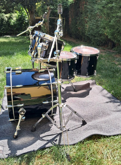 Pearl Export acoustic drum kit